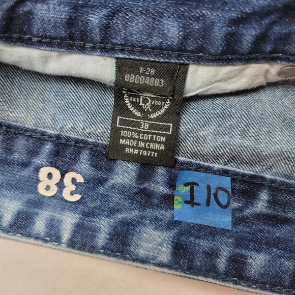 D Lux raw hem distressed acidwash zipper denim sho - Picture 6 of 6